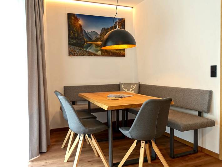 Ganze Wohnung, Gemütliche Ferienwohnung mit Bergblick und Terrasse in der Nähe von Skiliften und Restaurants in Saalbach, Saalbach-Hinterglemm