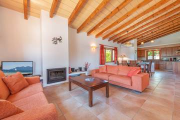 Villa in Crestatx, Sa Pobla für 6 