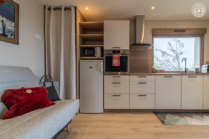 Gîte pour 4 personnes, avec terrasse, animaux acceptés à Les Déserts - 2