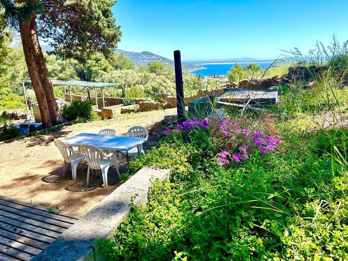 Tente pour 4 personnes, avec terrasse et vue ainsi que piscine et jardin, animaux acceptés dans la Creuse - 2