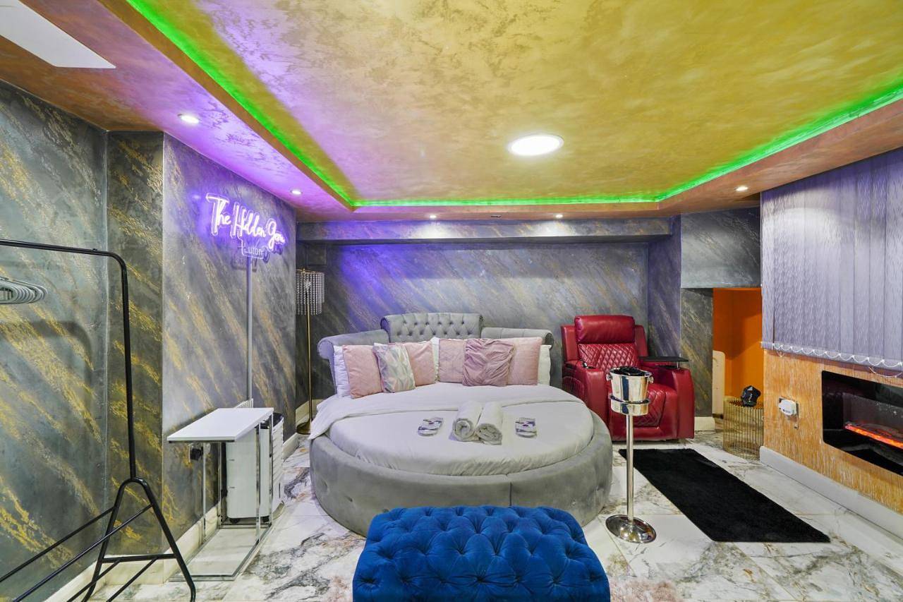 Entire apartment, Hidden Gem Lt Properties Jaccuzi bath massage chair Superkingsize bed Parking available in Luton, Chiltern Hills