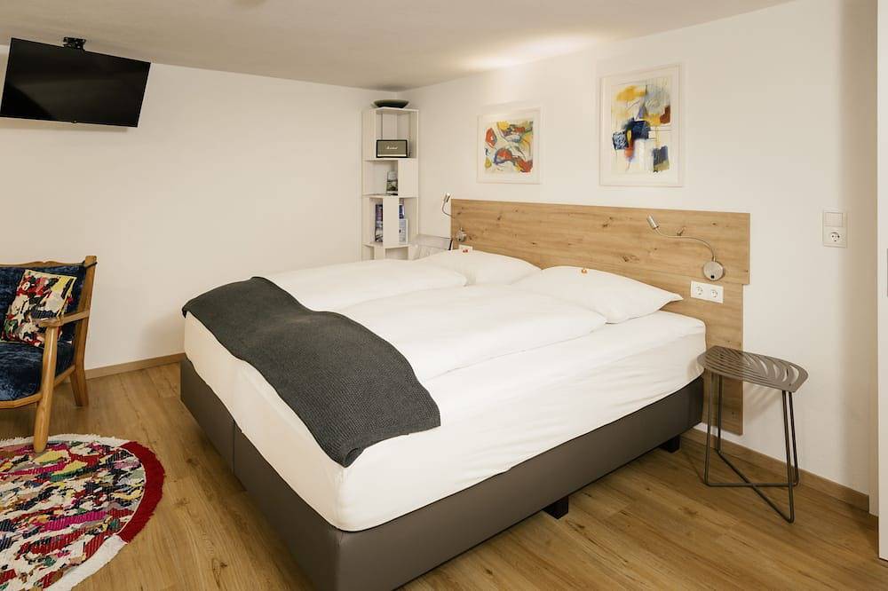 Ganze Wohnung, Villa Marwa - eine Ruheoase im Grünen mit Stadtblick in Innsbruck, Innsbruck und Umgebung