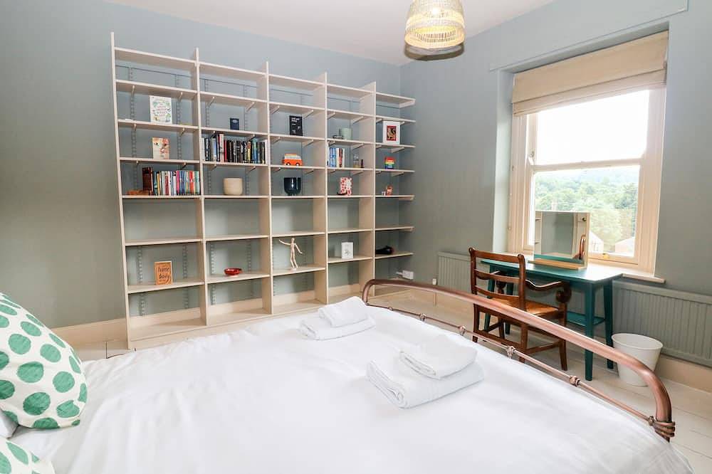 Eastview, family friendly, with open fire in Matlock in Matlock, Derbyshire