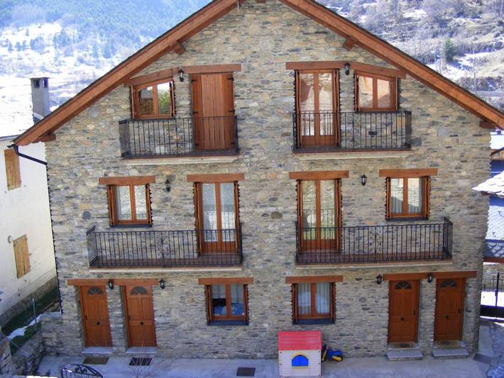 Gîte pour 2 personnes, avec vue et balcon, adapté aux familles à Espot - 2