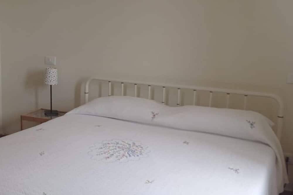 Apartamento entero, En el parque Conero, con el mar debajo de la casa. in Ancona, Riviera del Conero