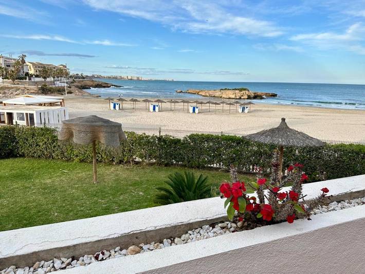 Holiday rental for 3 people, with Terrace and Garden as well as Pool and View in Cabo Roig