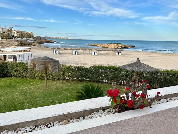 Apartamento de vacaciones para 3 personas, con piscina además de vistas y jardín - 1