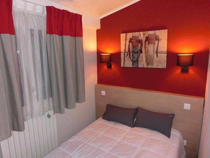 Parc de vacances pour 6 personnes, avec jardin dans les Pyrénées - 4