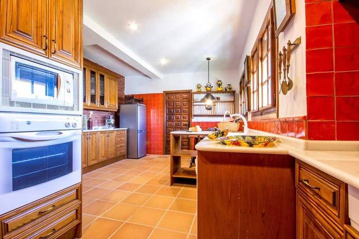 Ferienhaus mit großem privatem Pool in Alcaucín, Cordillera Penibética