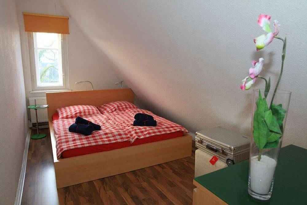 Ganze Wohnung, Inselvilla - Ferienwohnung auf der Insel in Hameln in Hameln, Weserbergland