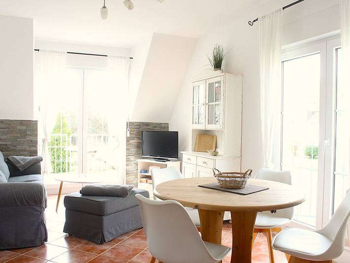 Ferienwohnung für 4 Personen, mit Balkon und Garten in Gollwitz