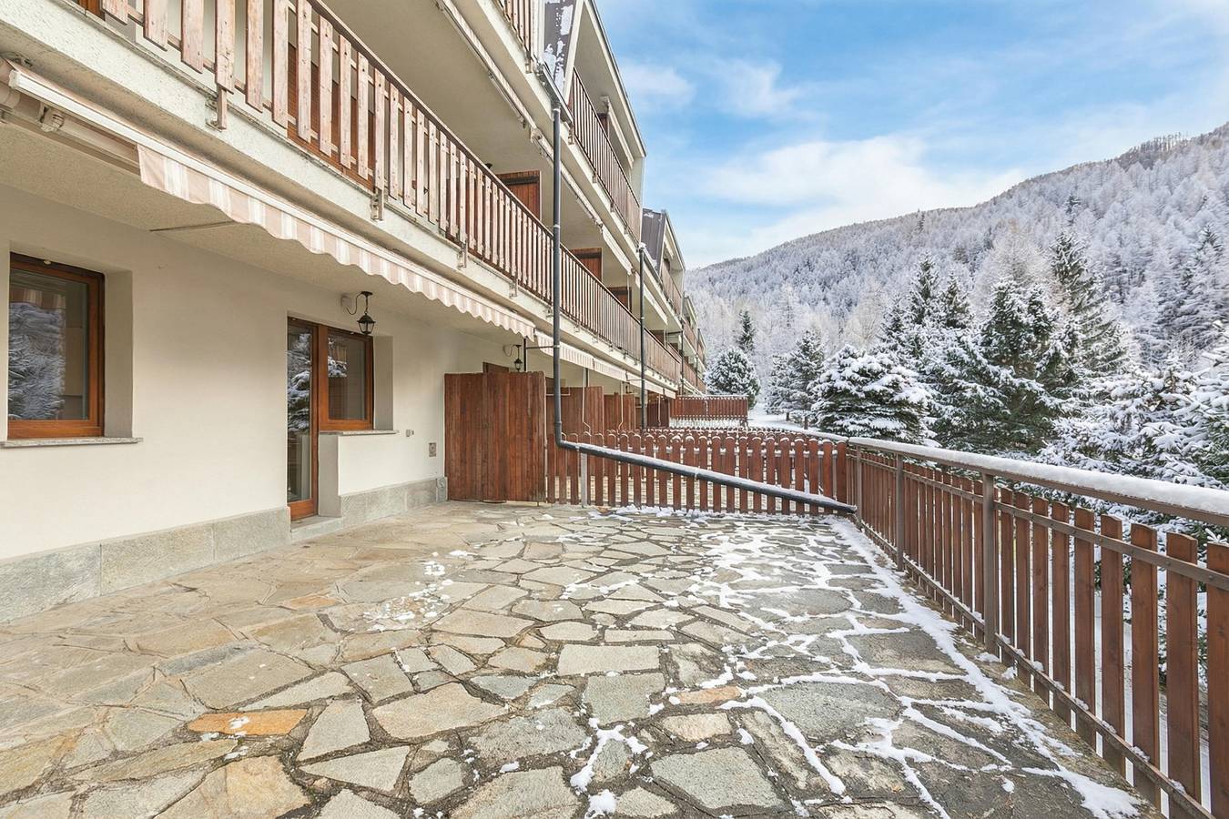 Apartamento entero, Apartamento con vistas a la montaña cerca de la estación de esquí in Sauze d'Oulx, Via Lattea