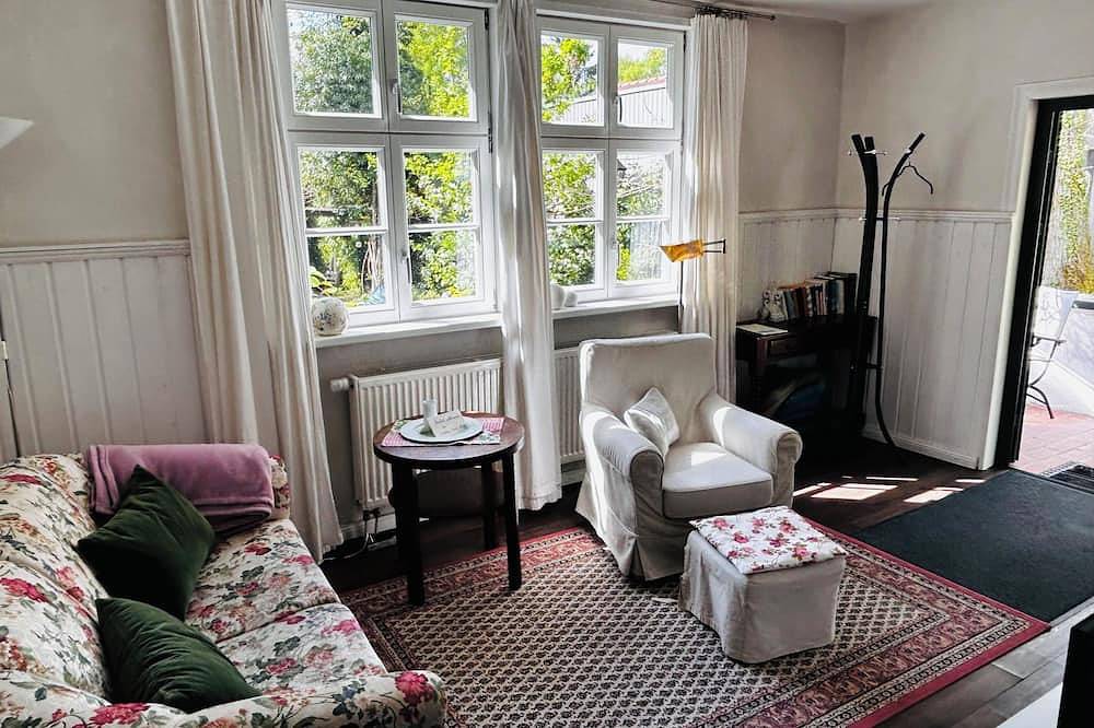 Ganze Wohnung, Logis Lola im Landhaus Labes in Stechlinsee, Stechlin