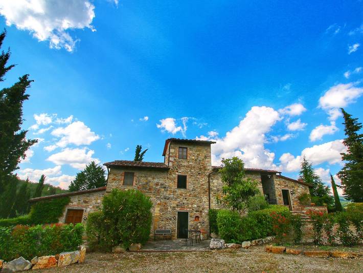 Agriturismo per 16 persone, con Terrazza e Giardino nonché Piscina a Radda in Chianti