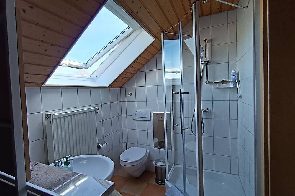 Ganze Wohnung, Helles Einzimmerapartment im schönen Hegau, idealer Ausgangspunkt für Wanderer in Engen, Hegau