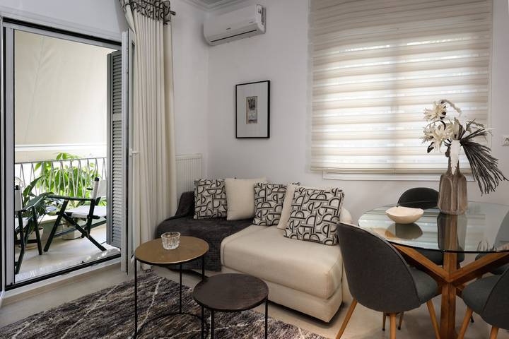 Appartement entier, Appartement de vacances pour 4 personnes avec balcon in Vólos, Magnisia