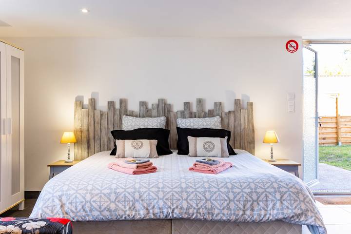 Estudio entero, Estudio 'Chez Martine' con terraza privada, jardín privado y Wi-Fi in Langon, Región de Langon