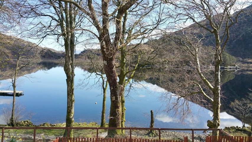 Location de vacances pour 4 personnes, avec vue sur le lac ainsi que jardin et vue dans Glenfinnan