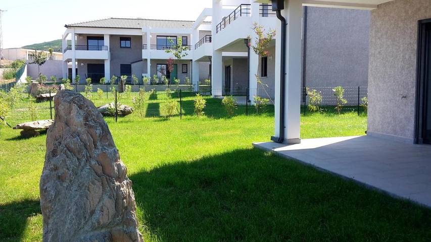 Gîte pour 4 personnes, avec piscine ainsi que jardin et terrasse à Olmeta-di-Tuda