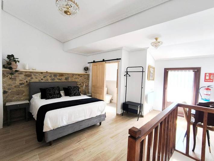 Apartamento de vacaciones para 3 personas, con jardín además de vistas y balcón - 1