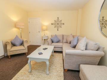 Log Cabin for 7 People in Scarborough, North Yorkshire, Photo 4