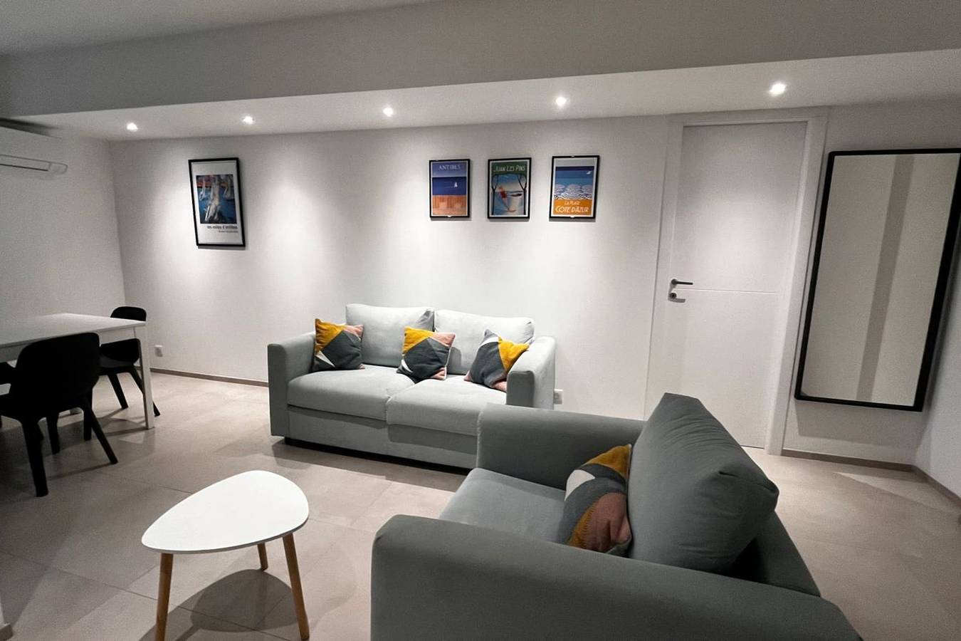 Appartamento intero, Appartamento vacanze per 4 persone con balcone in Juan-les-Pins, Antibes
