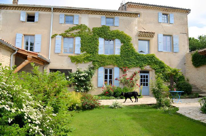 Gîte pour 25 personnes, avec terrasse et piscine - 1