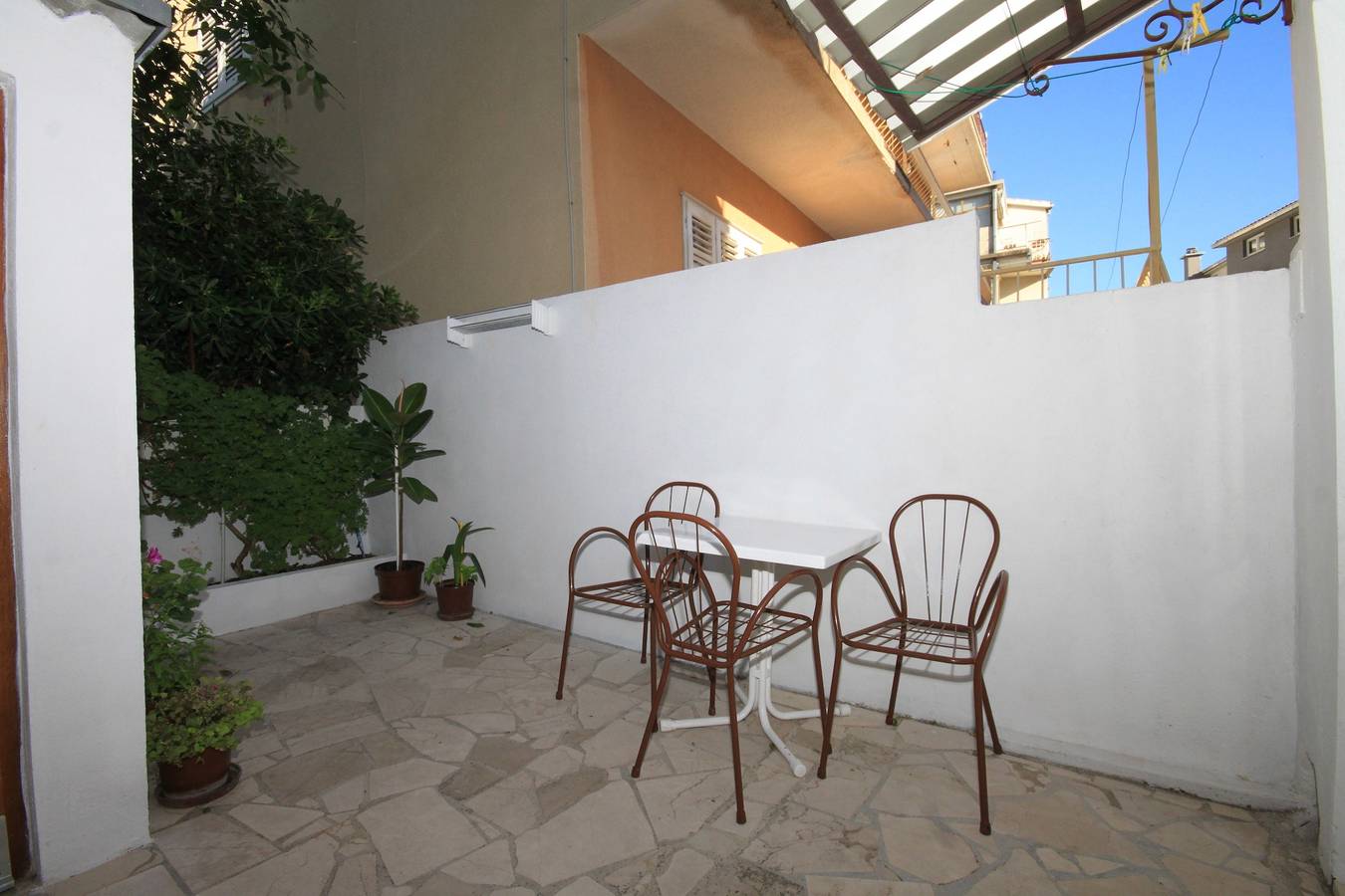 Ganze Wohnung, 2-Zimmer-Ferienwohnung mit Terrasse Baska Voda, Makarska -a in Baska Voda, Makarska Riviera