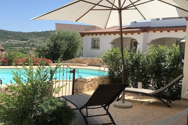 Holiday apartment for 6 people, with pool and garden as well as hot tub - 1