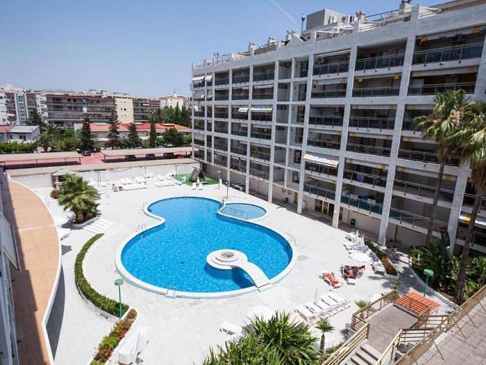 Appartement voor 5 personen, with uitzicht op zee and terras as well as zwembad, kindvriendelijk in Salou