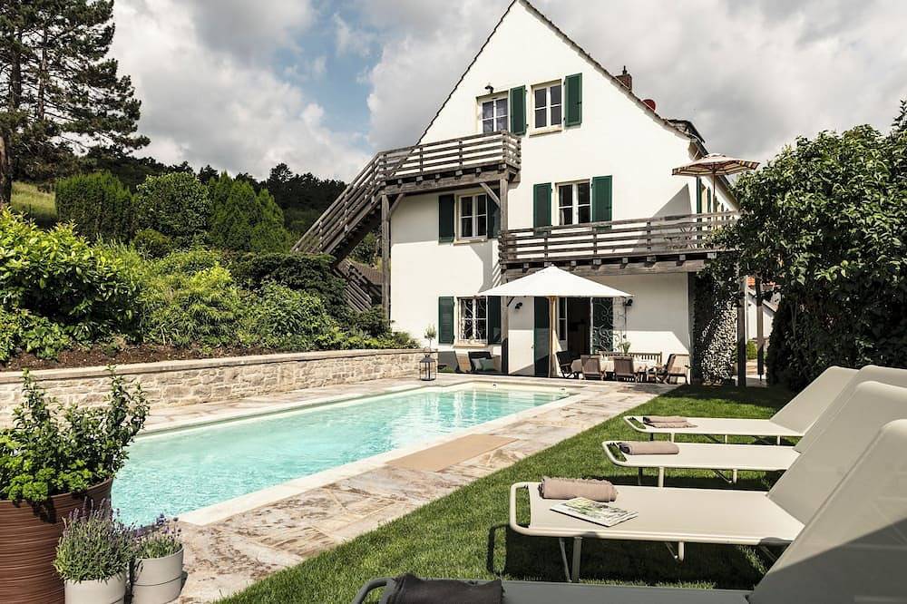 Exklusives Ferienhaus mit Pool in Top Lage: Der Johannishof in Würzburg, Fränkisches Weinland