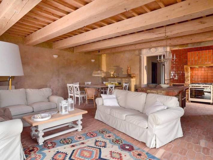 Agriturismo per 8 persone, con Balcone e Terrazza nonché Giardino e Piscina a Volterra