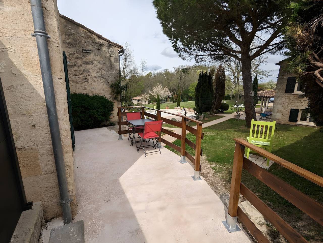 Chambre d'hôte " La Mansarde" au Gîte l'Authentic in Puisseguin, Région de Libourne