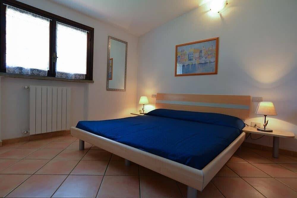 Ganze Wohnung, Unabhängige Wohnung im Erdgeschoss mit Garten, Parkplatz mit Meerblick, 4 Personen in Casale Marittimo, Etruskische Küste