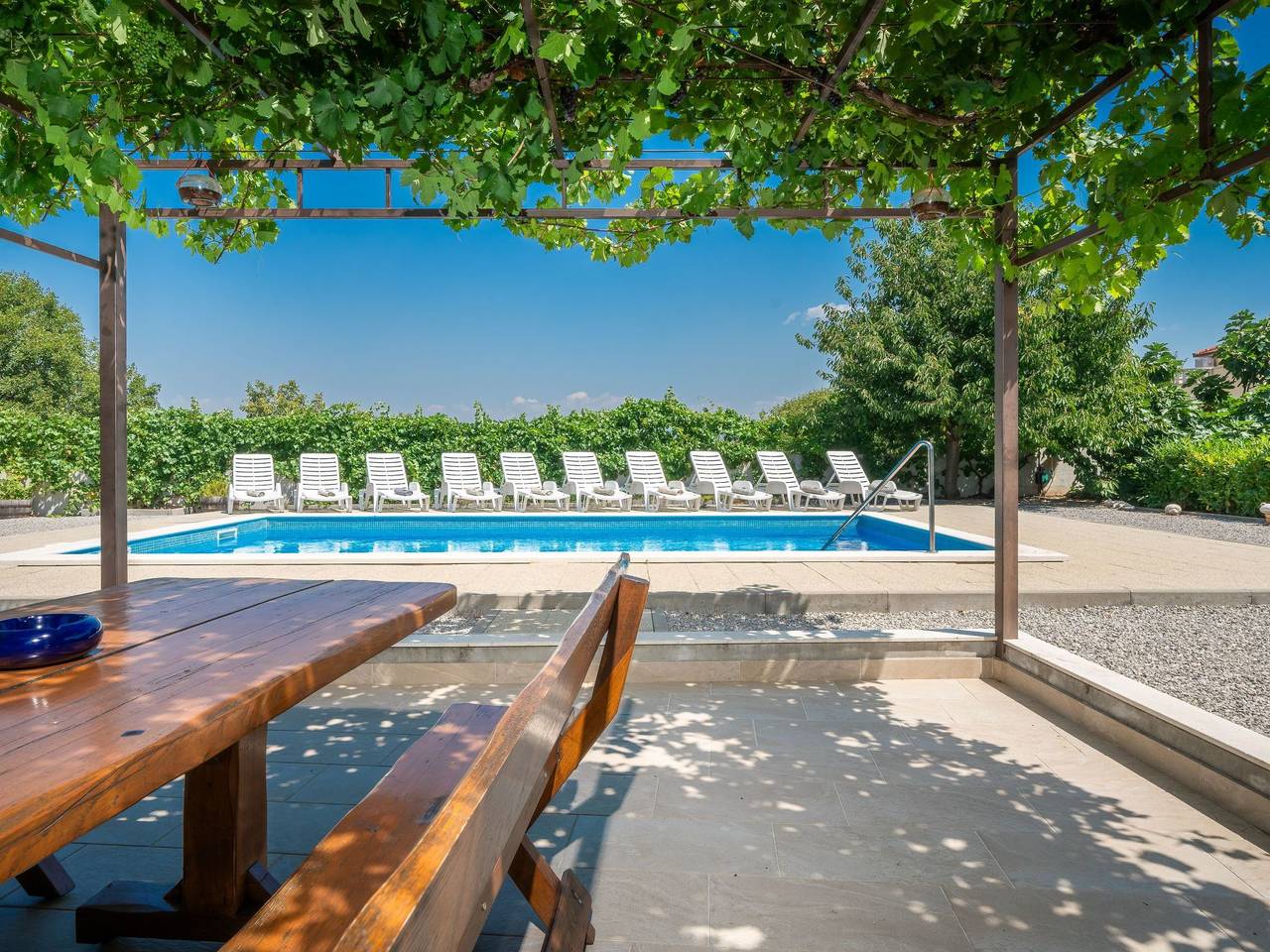 Schöne Villa in einem friedlichen und ruhigen Dorf in Makarska Riviera