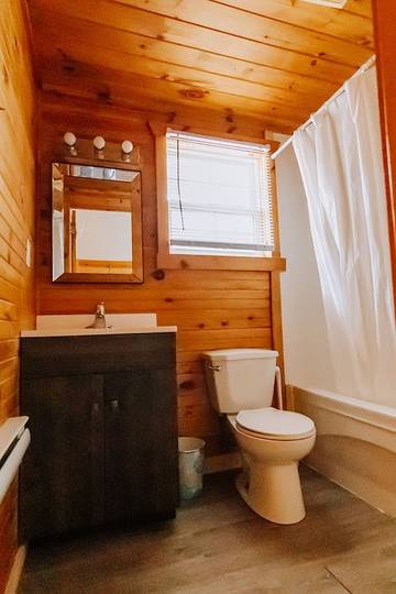 Cabin Rentals And Lodges for 10 Guests in Wasaga Beach, ON, Lake Huron ON, Picture 1