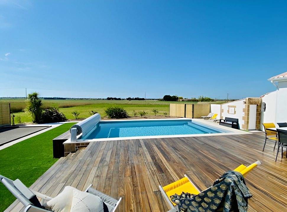 "Les Guernevelles" avec piscine, 12 couchages in Saint-Jean-de-Monts, Vendée