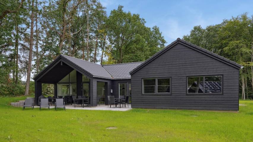 Ferienhaus für 16 Personen, mit Terrasse und Garten sowie Sauna in Mecklenburgische Seenplatte - 2