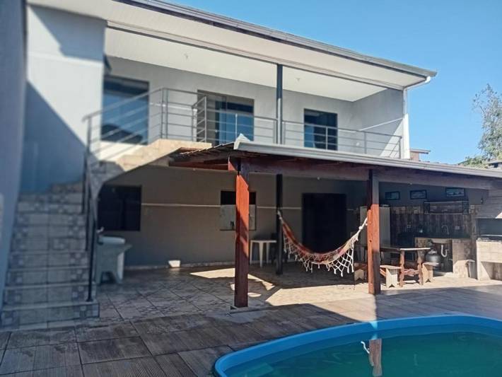 Casas e apartamentos de temporada para 12 pessoas, com terraço e piscina, com animais de estimação no Paraná