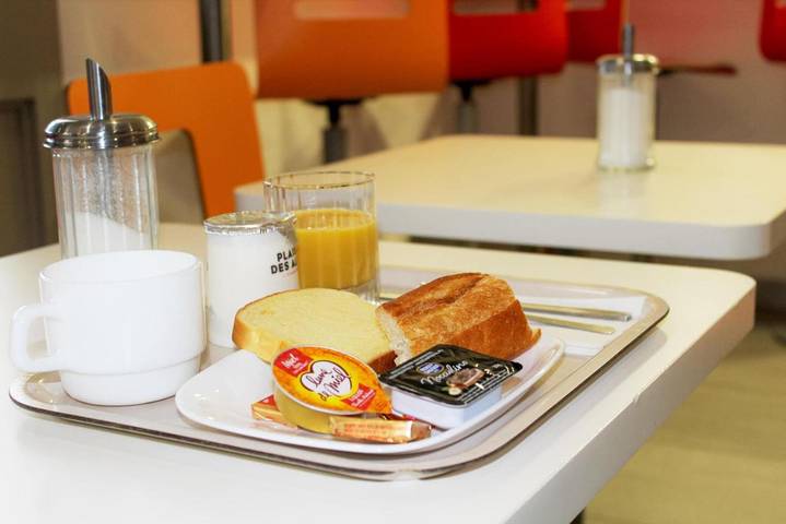 Hôtel pour 2 personnes, avec terrasse, animaux acceptés à Plaisir (Yvelines) - 2