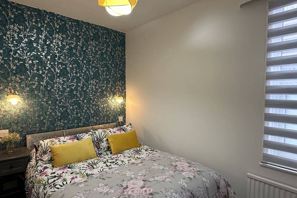 Entire apartment, Flat 3 Penhale Holiday Flats. in Eastbourne, East Sussex