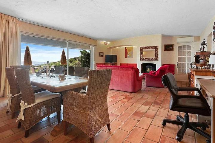 Villa pour 6 personnes, avec jardin ainsi que piscine et terrasse, animaux acceptés dans Les Issambres - 4