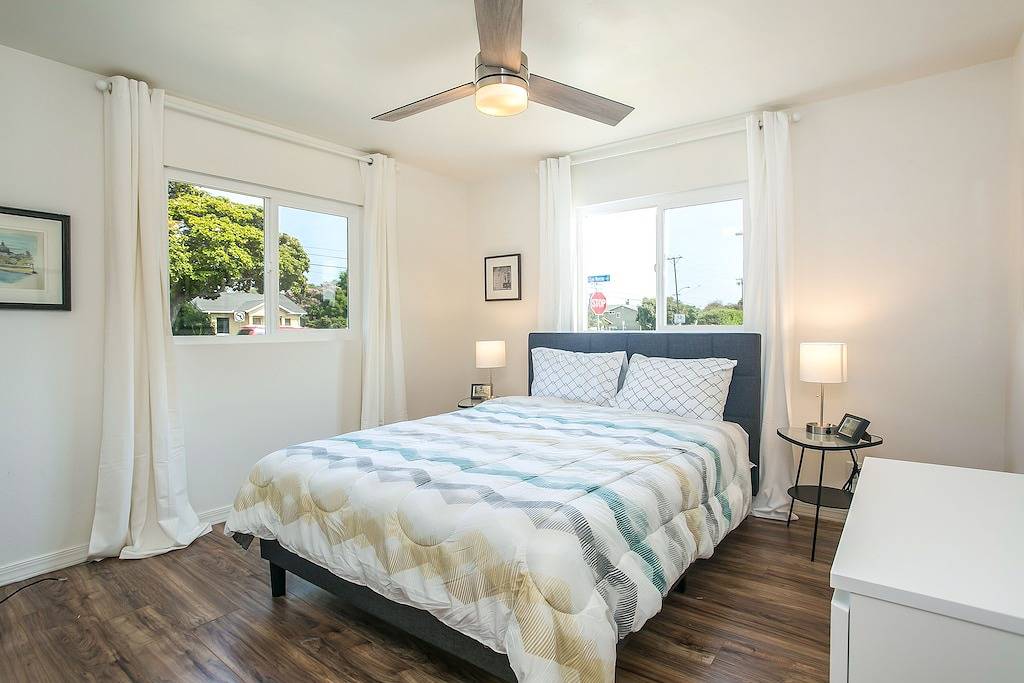 Neu gelistet! Geräumiges modernes Strandhaus - zu Fuß zum Strand in Ventura, Ventura County