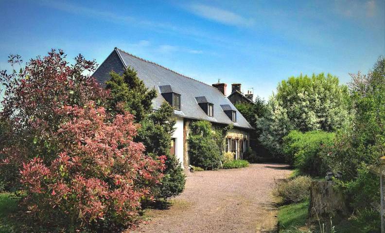 Gîte pour 6 personnes, avec jardin et vue, animaux acceptés à Le Theil-Bocage