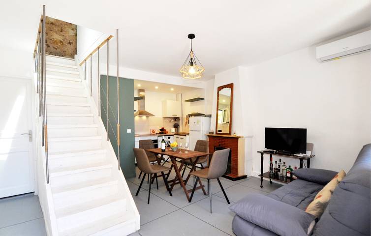 Cozy Garden Apartment - Bizanet City Center 300m in Bizanet, Côte méditerranéenne (France)