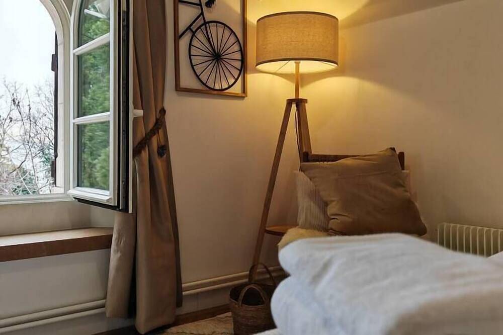 Charming Cottage w/Scenic Views, Garden, Barbecue & Fire Pit. Pet Friendly! in Regionaler Naturpark Hochjura