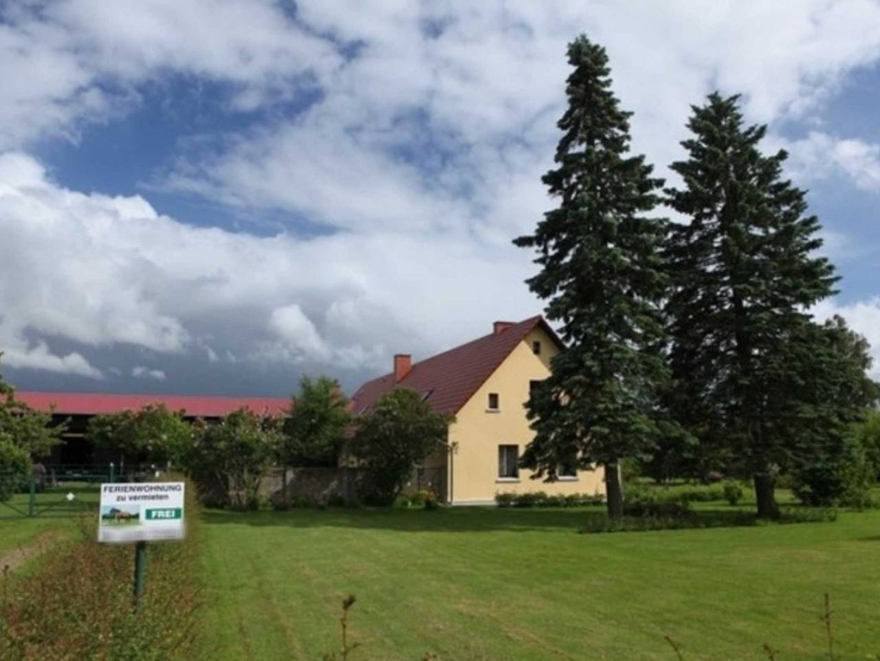 Fewo Familie Braatz in Ahrenshagen, 22km zur Ostsee - 1-Raum Ferienwohnung in Ahrenshagen-Daskow, Vorpommern
