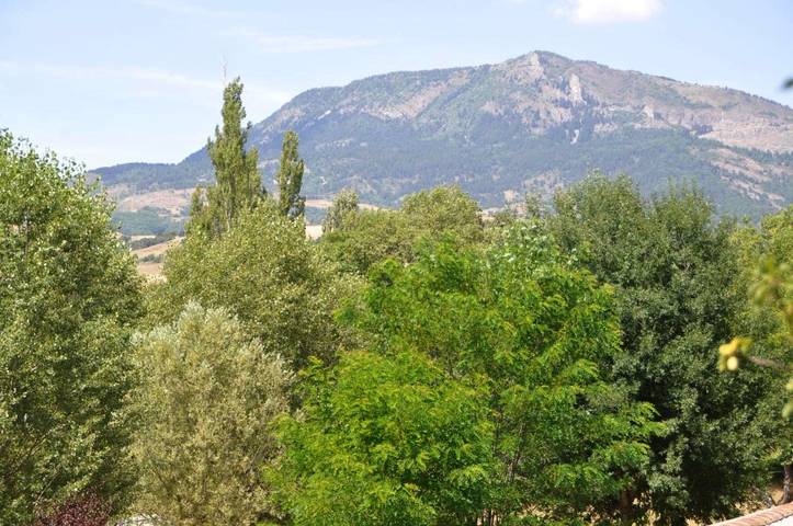 Camping pour 2 personnes, avec vue ainsi que piscine et terrasse, animaux acceptés