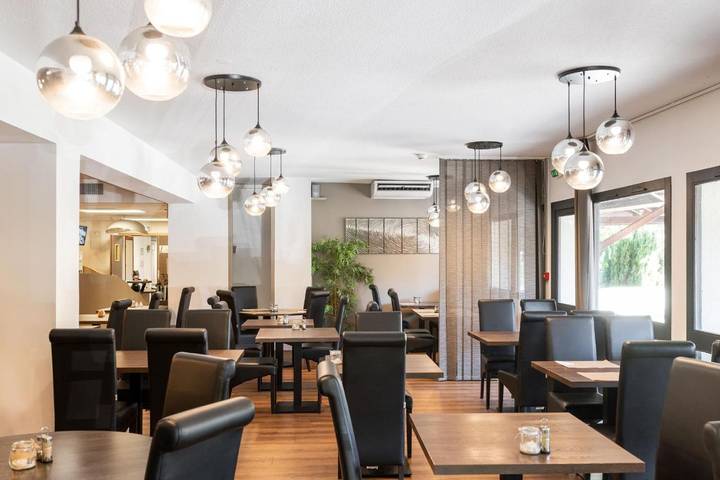 Hôtel pour 2 personnes, avec piscine et jardin, animaux acceptés à Claix - 2