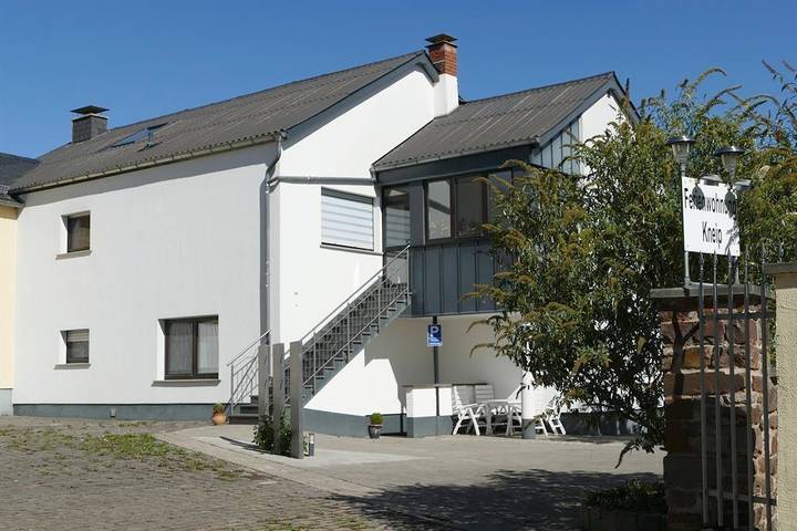 Ferieleilighet for 6 personer, med Terrasse og Hage i Bok